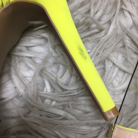 Charlotte Russe Plastic Pump - Picture 6 of 8